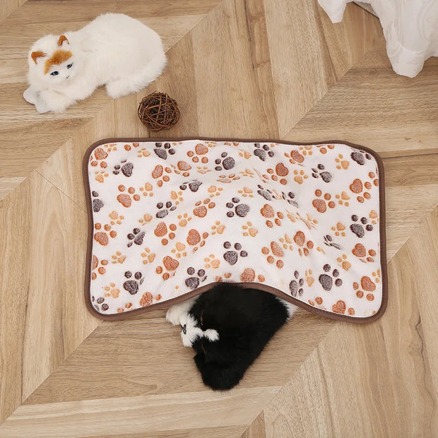 Coral Fleece Pet Sleeping Blanket Soft Fluffy Dog Blanket Warm